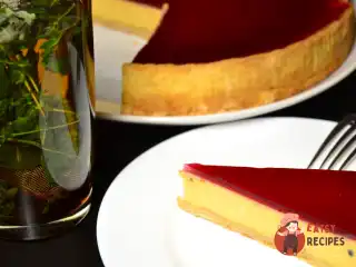 Гарбузово-вершковий чізкейк з брусничним желе