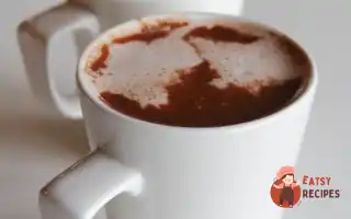 Гаряче Ванільне Молоко Зі Збитими Вершками