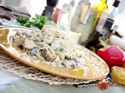 Паста з лісовими грибами