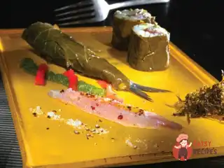 Мариновані сардини з виноградним листям