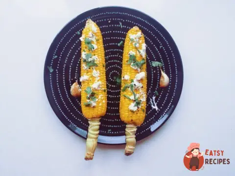 Запечена кукурудза з м'яким сиром