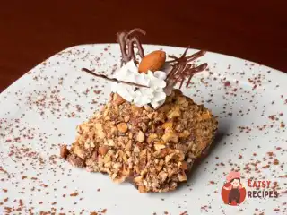 Тістечка з горіхами пекан і коричневий цукор в карамельній глазурі