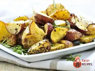 Смажена картопля з оливками та лимоном по-марокканськи