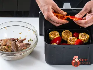 Крок 7: Перепілки в аерогрилі з овочами
