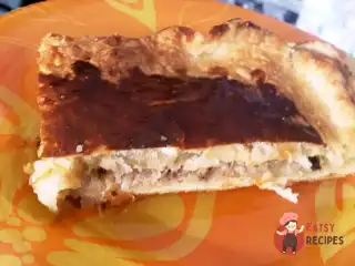 Листковий пиріг з рисом та рибними консервами