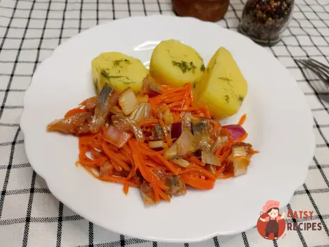 Закуска з оселедцем та корейською морквою