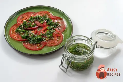 Пікантне заправлення для салату з помідорами