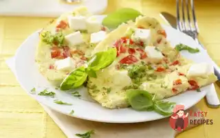 Омлет З Беконом, Помідорами, Базиліком Та Орегано