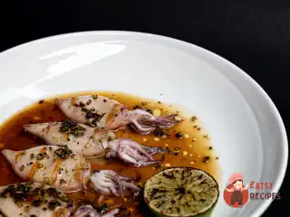Кальмари з соусом понзу
