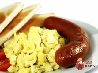 Балакуха на тості з ковбасками