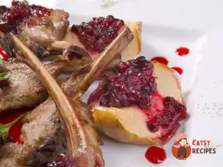 Реберця ягняти з журавлинним чатні і журавлинно-винним соусом