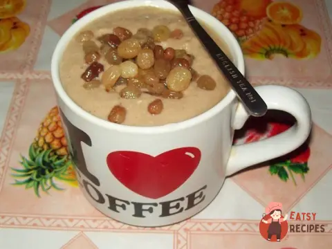 Кунжутна каша з родзинками
