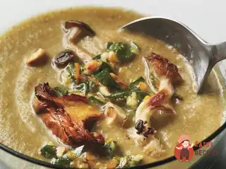 Грибний суп із соусом гремолату