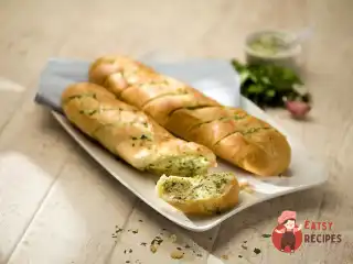 Багет із часниковою олією