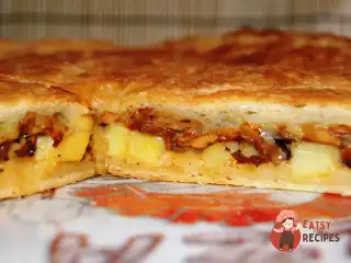 Пиріг з лисичками та картоплею