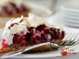 Вишневий тарт з безе