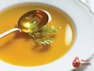 Легкий томатний бульйон з овочами від Гордона Рамзі
