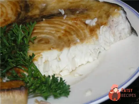 Стейк із блакитної акули, запечений у фользі