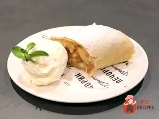 Штрудель із яблуками