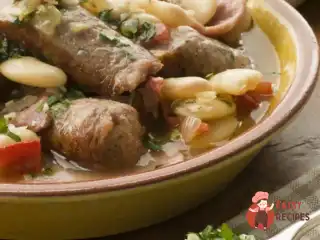 Квасоля з кров'яною ковбасою