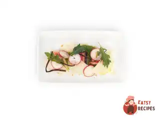 Маринований лосось з морською капустою та місо