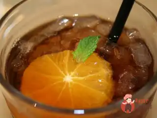 Чорний чай з апельсином