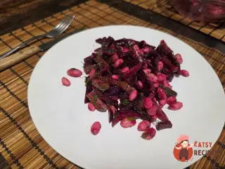 Крок 13: Буряковий салат із квасолею та солоними огірками