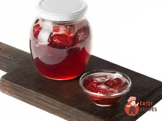 Полуничне варення з чорним перцем