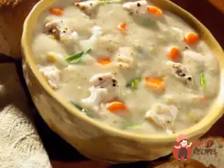 Грибний суп з куркою та вершками