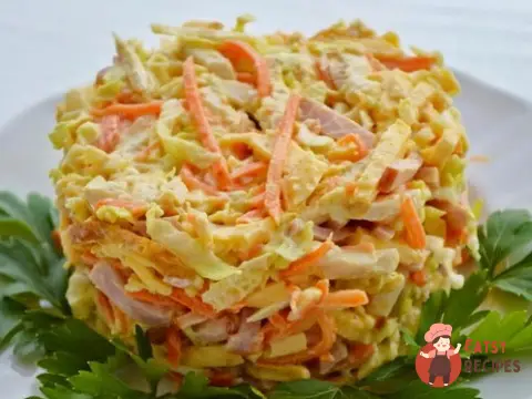 Салат з корейською морквою, шинкою та омлетом