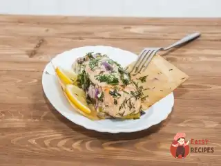 Лосось із лимоном, запечений у гриль-папері