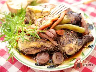 Курка у вині з грибами