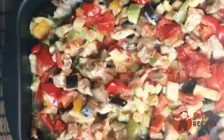 Рагу З Овочів З Куркою Та Сиром У Духовці