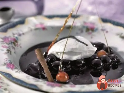 Вишневе морозиво з лікером "Амаретто"