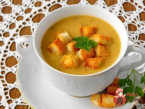 Сочевичний суп із часниковими сухариками