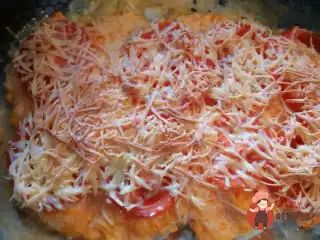 Філе горбуші, запечене з овочами