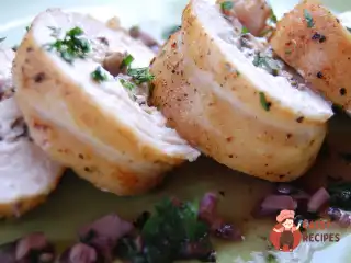 Курячі рулети з грибами