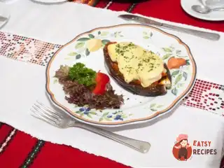 Баклажани з грибами під соусом бешамель