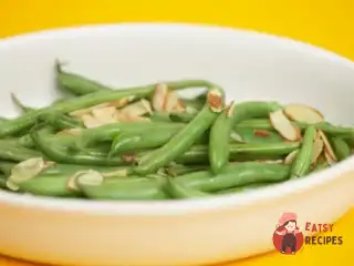 Салат із зеленої квасолі та фундуку