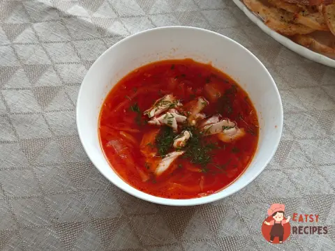 Борщ на курячому бульйоні