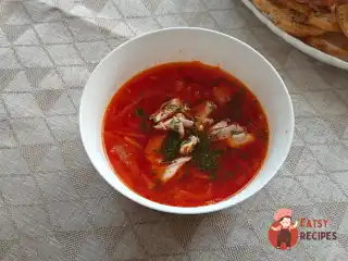 Борщ на курячому бульйоні