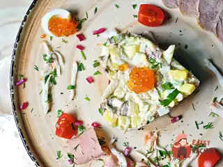 Олів'є по-шошинськи з м'ясом дикої качки, шинкою та крабами