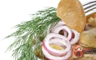Мариновані Капелюшки Печериць З Білим Вином І Фенхеле