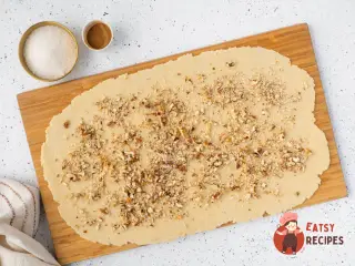 Крок 6: Плетінка з горіхами