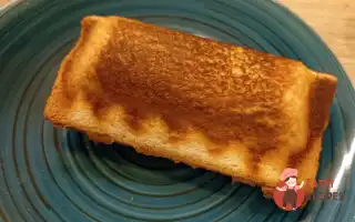 Гарячий бутерброд із сосискою