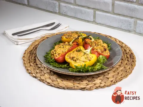 Фаршировані перці з куркою та грибами