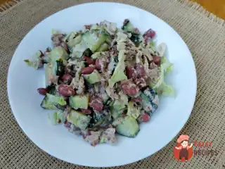 Салат з тунцем та квасолею