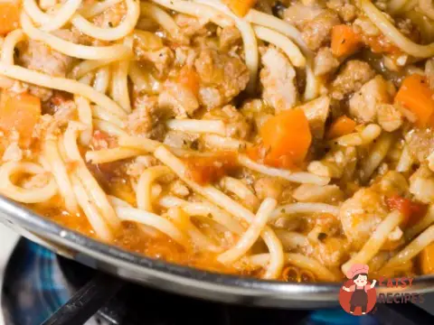 Паста з ковбасками