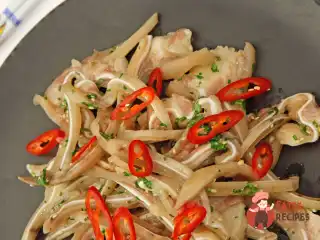Закуска з поросячих вушок