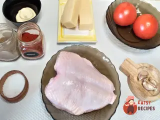 Крок 1: Куряча грудка з помідорами та сиром